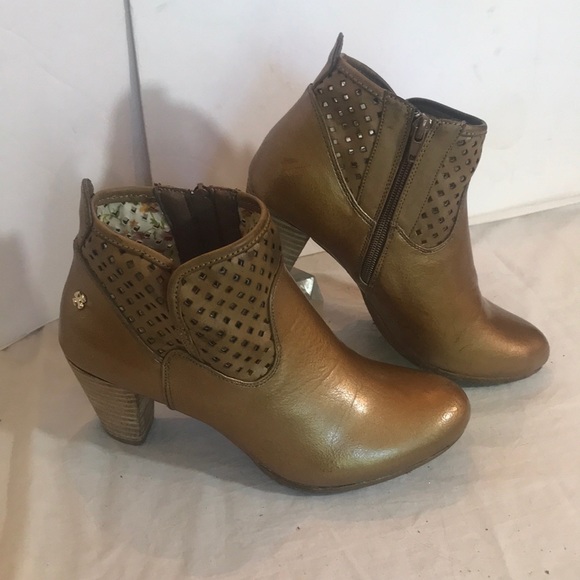 Lucky Brand Shoes - “LUCKY” Gold Coloured Ladies Ankle Boots .